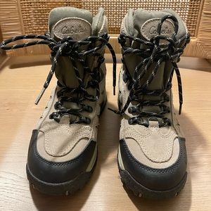 Cabelas Womens 83 0534  Thinsulate Ultra dry Plus Hiking Boots 6.5